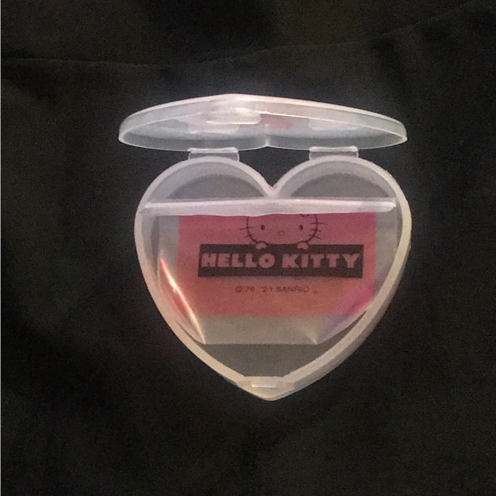 Hello Kitty Heart Container - Picture 4 of 4